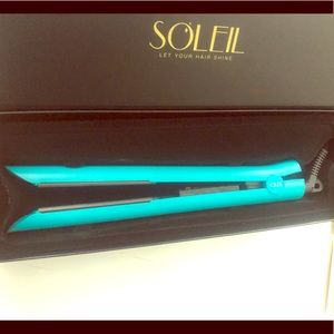 100% ceramic flat iron with infrared technology